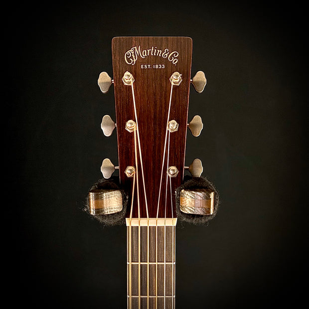 Martin D-28 - Street Legend