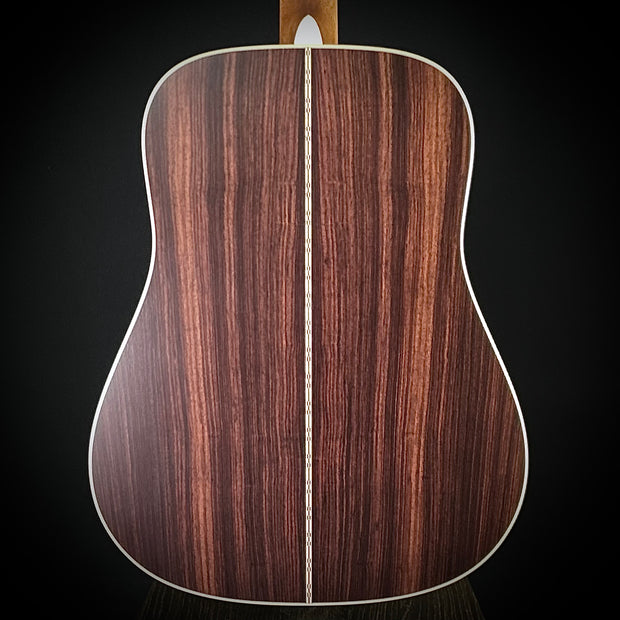 Martin D-28 - Street Legend