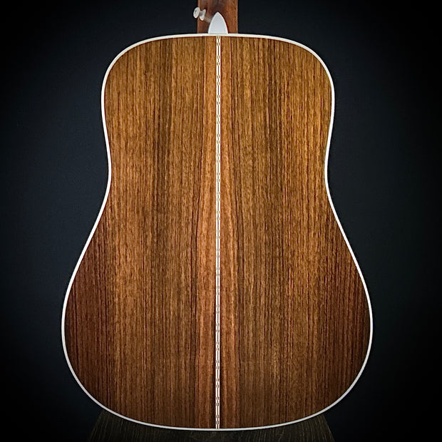 Martin 2015 D-28 (USED)