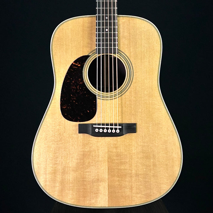 Martin D-28 - LEFT HANDED