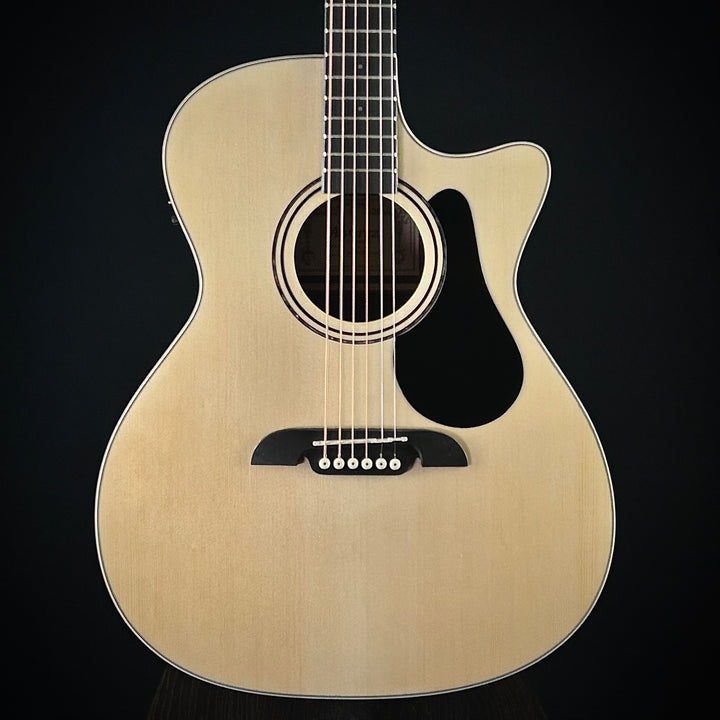 Alvarez Grand Auditorium Regent RG26CE-DELUXE