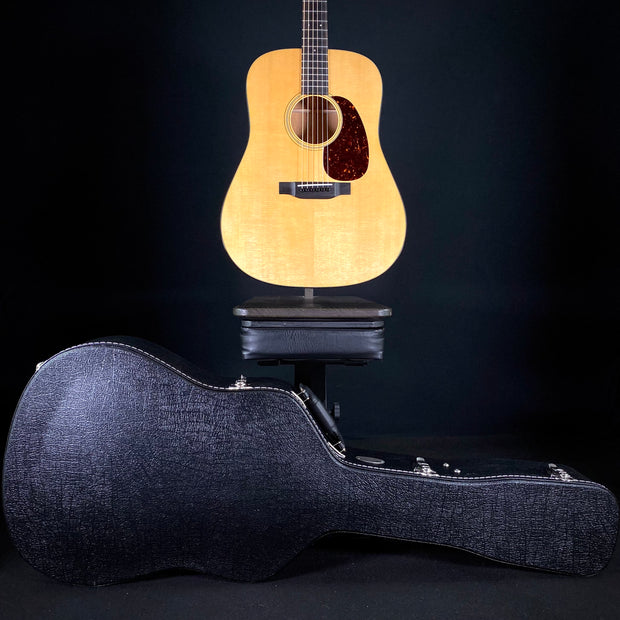 Martin D-18
