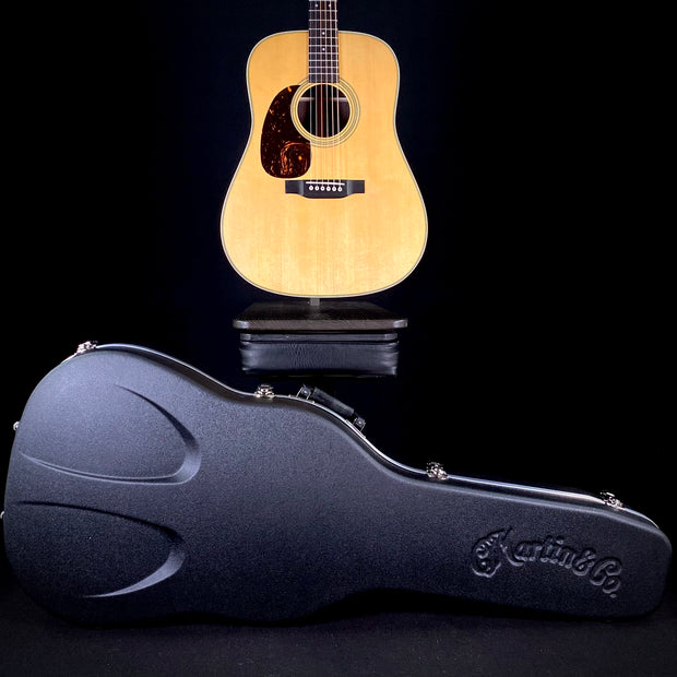 Martin D-28 Lefty
