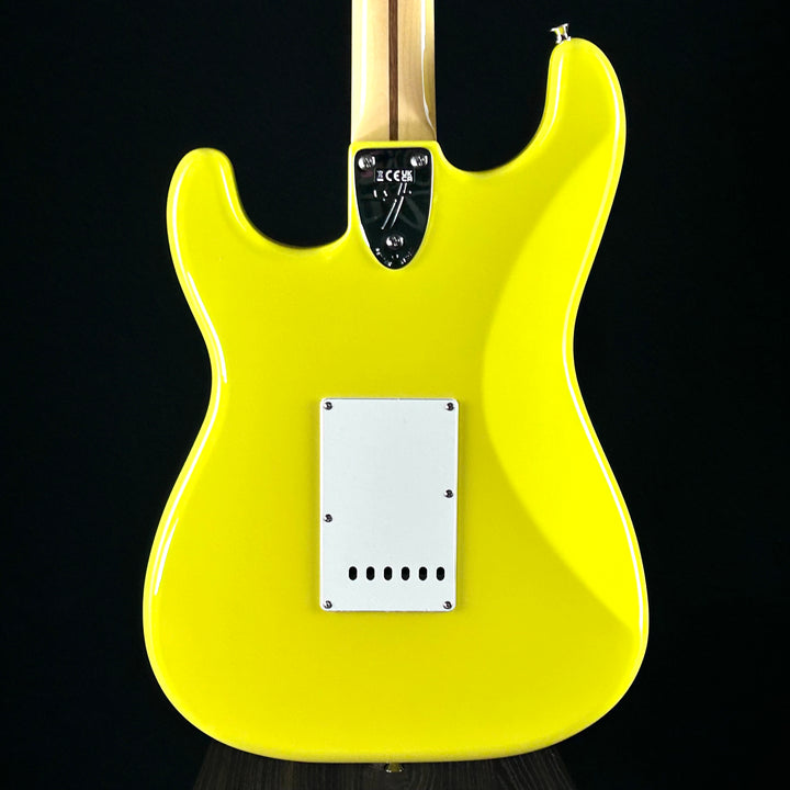 Fender Made in Japan Limited International Color Stratocaster