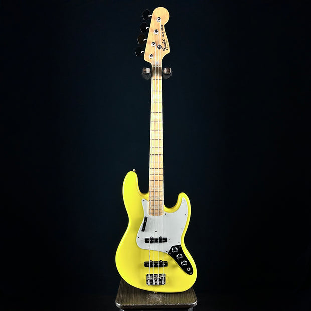 Fender Made in Japan Limited International Color Jazz Bass