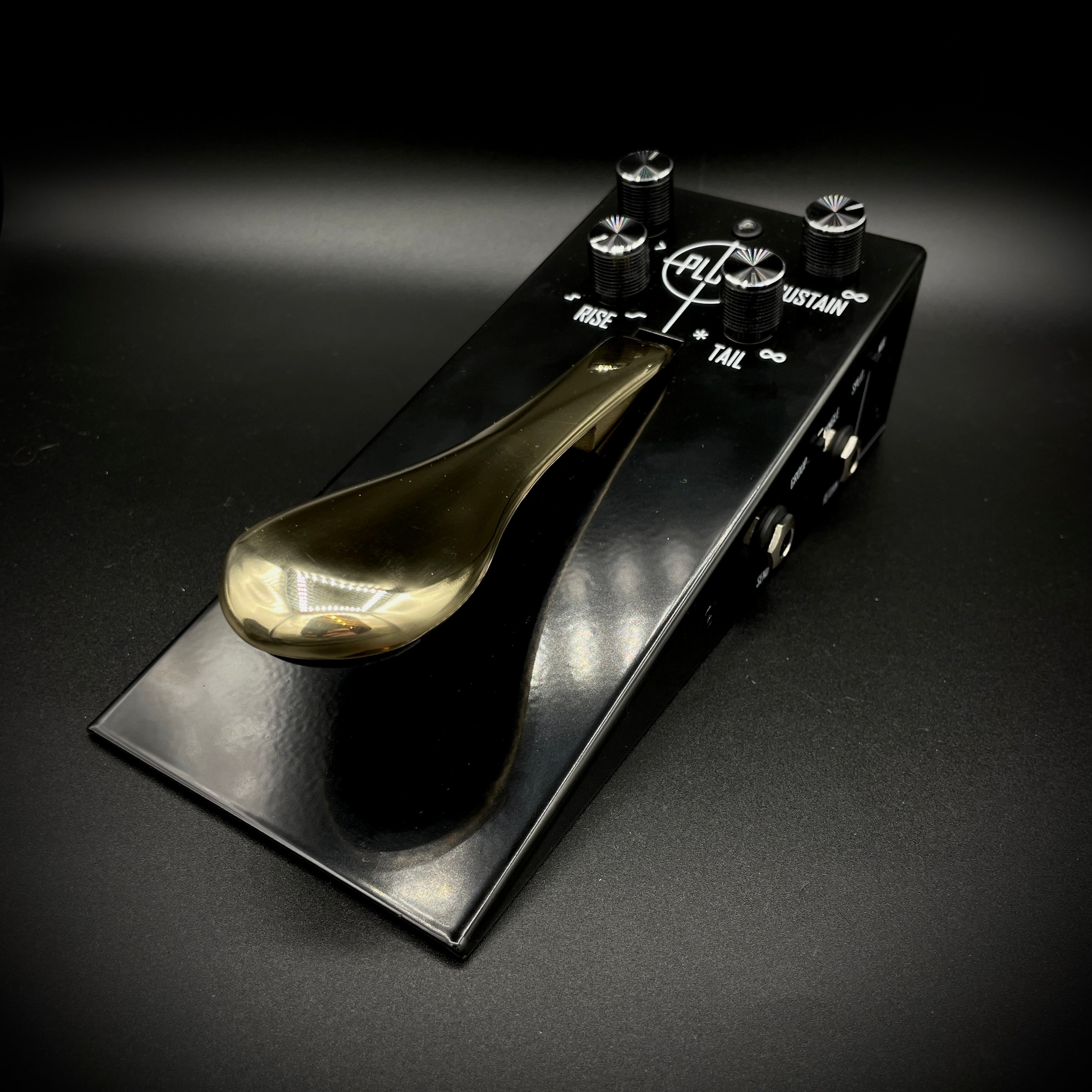 Gamechanger Audio Plus Pedal – Music Villa MT