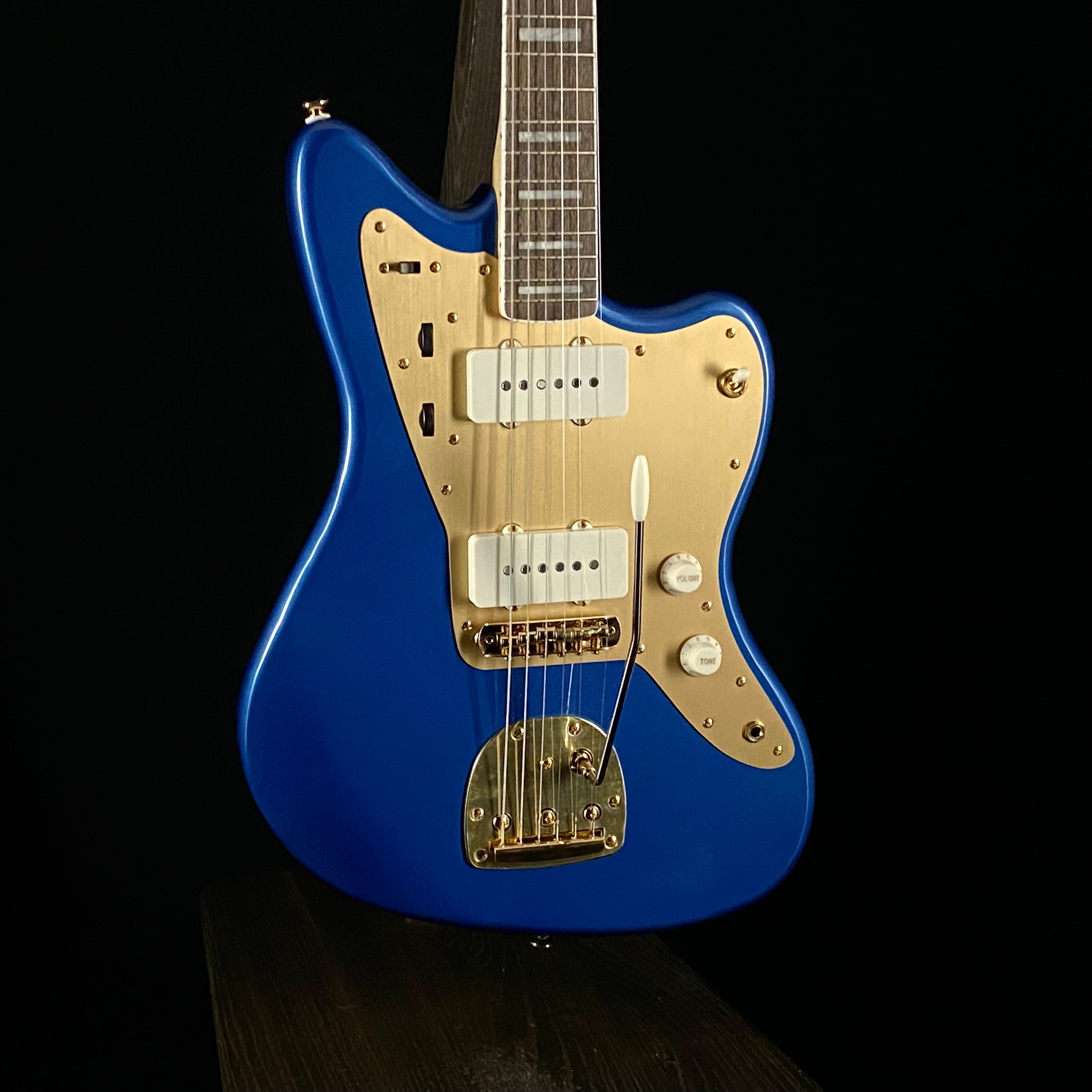 ギター Squier 40th Anniversary Jazzmaster GOLD Squier 40th Anniversary Jazzmaster Gold Edition review