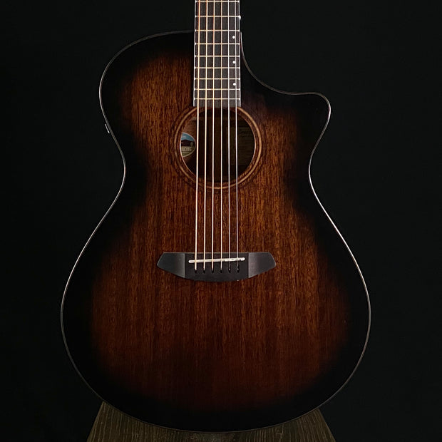 Breedlove Organic Pro Wildwood Concerto - Suede CE