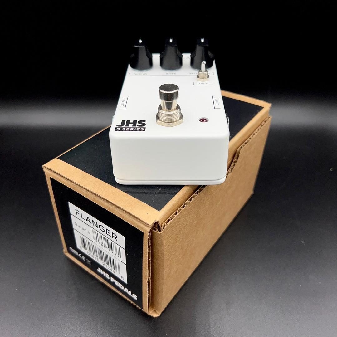 jhs pedals 3 series flanger JHS Pedals 3 Series Flanger – Music Villa MT
