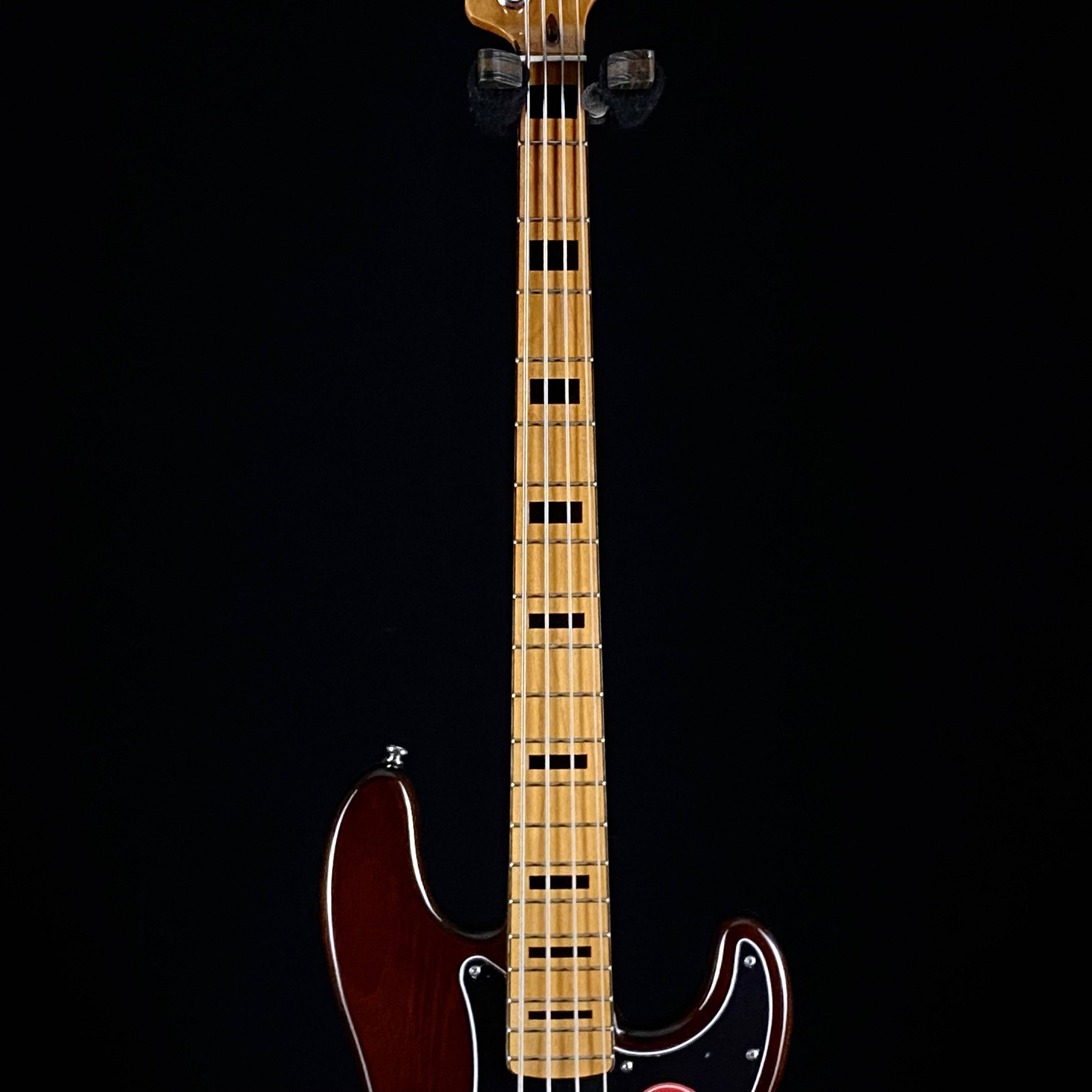 Squier Classic Vibe 70s Precision Bass Walnut – Music Villa MT