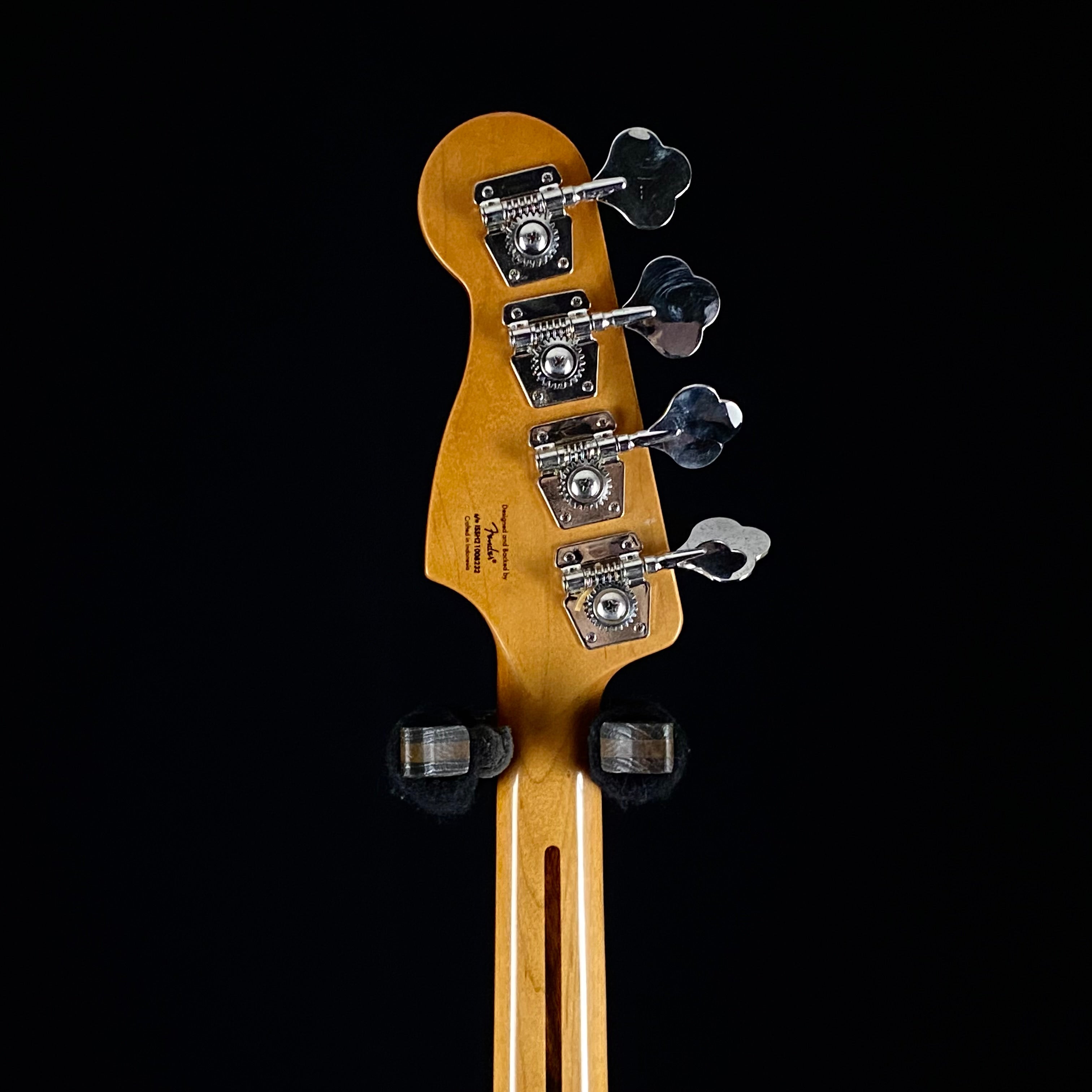 Squier Classic Vibe 70s Precision Bass Walnut – Music Villa MT