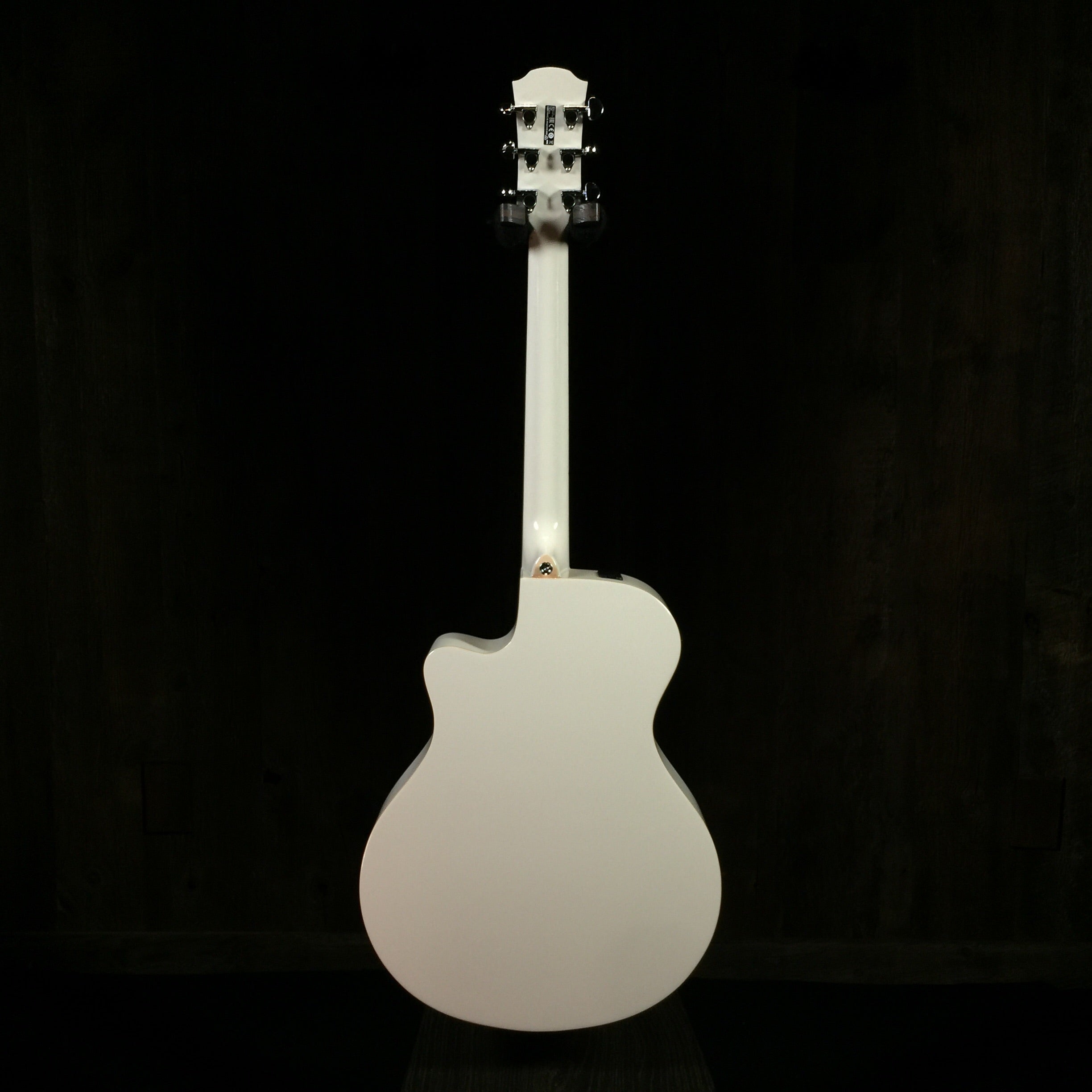 Yamaha APX600 Vintage White – Music Villa MT