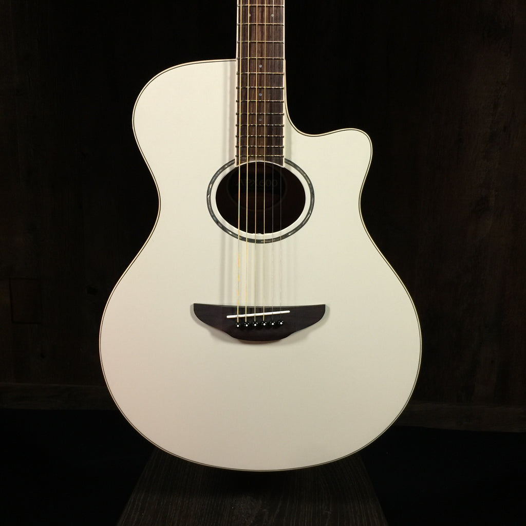 Yamaha APX600 Vintage White – Music Villa MT