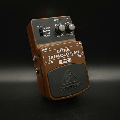 Behringer Ultra Tremelo/pan (USED)