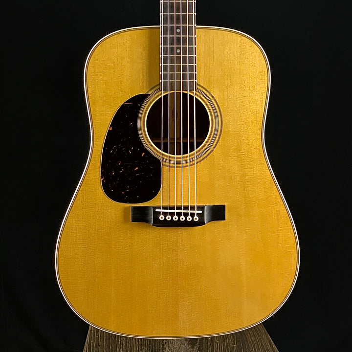 Martin D-28 Lefty