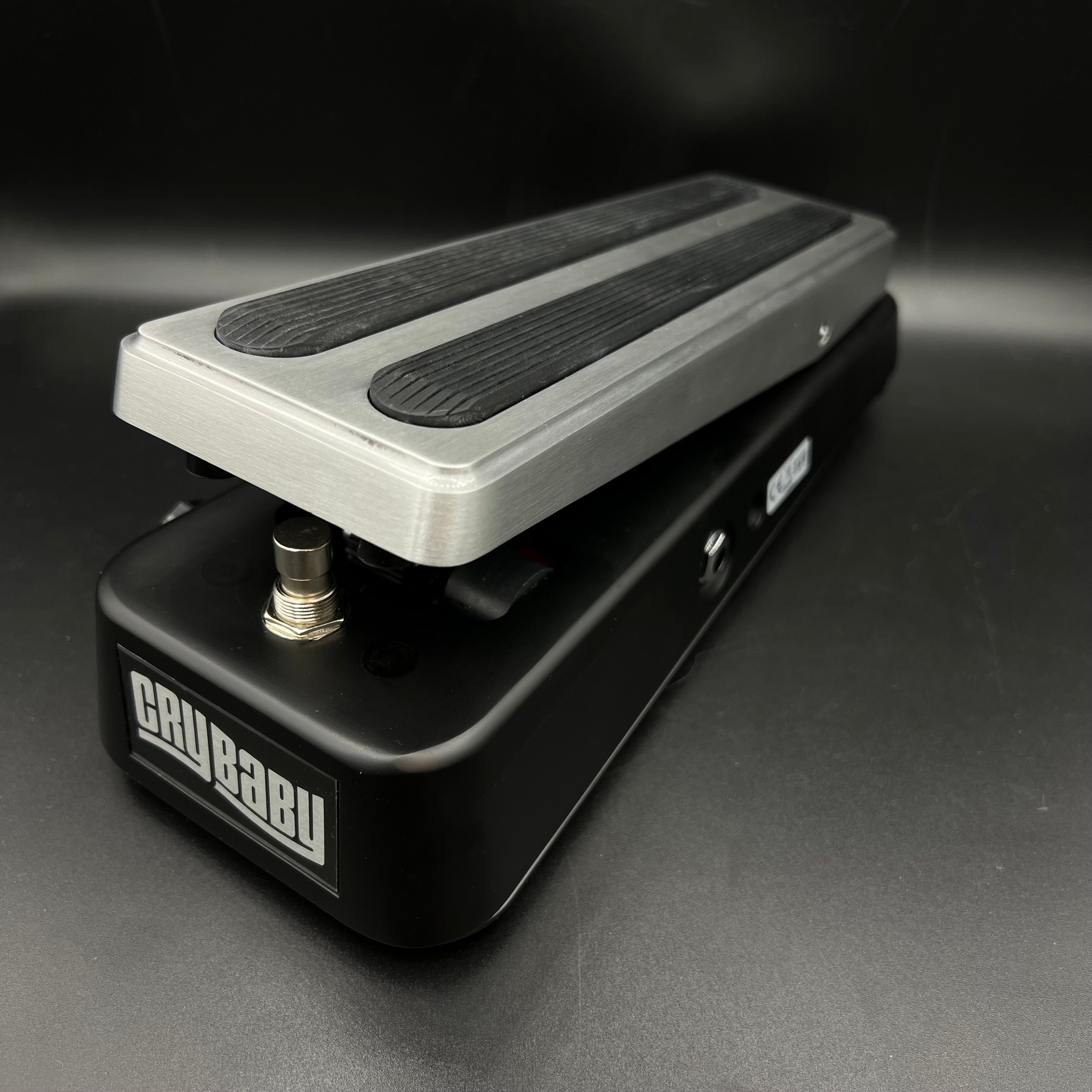【中古】GCB65 CRY BABY CUSTOM BADASS Amazon.com: JIM DUNLOP Cry Baby Custom Badass Dual-Inductor