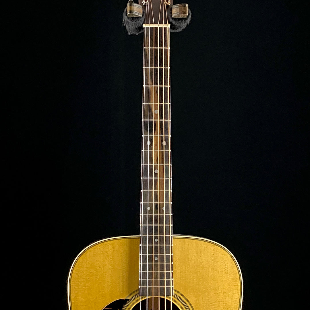 Martin D-28 Lefty