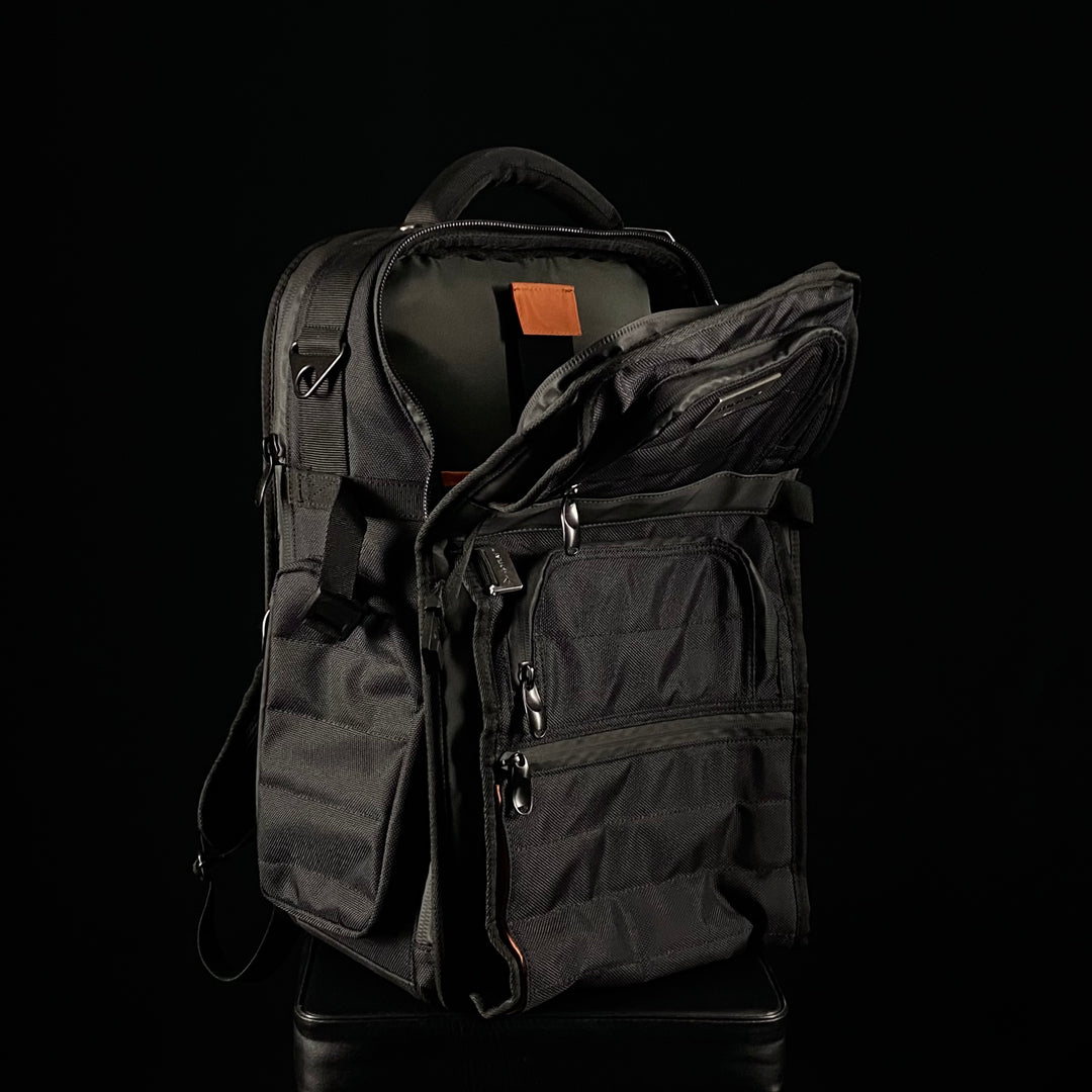 Mono Flyby Ultra Black