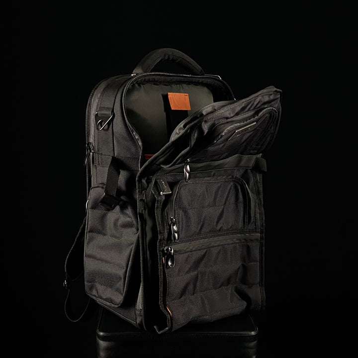 Mono Flyby Ultra Black