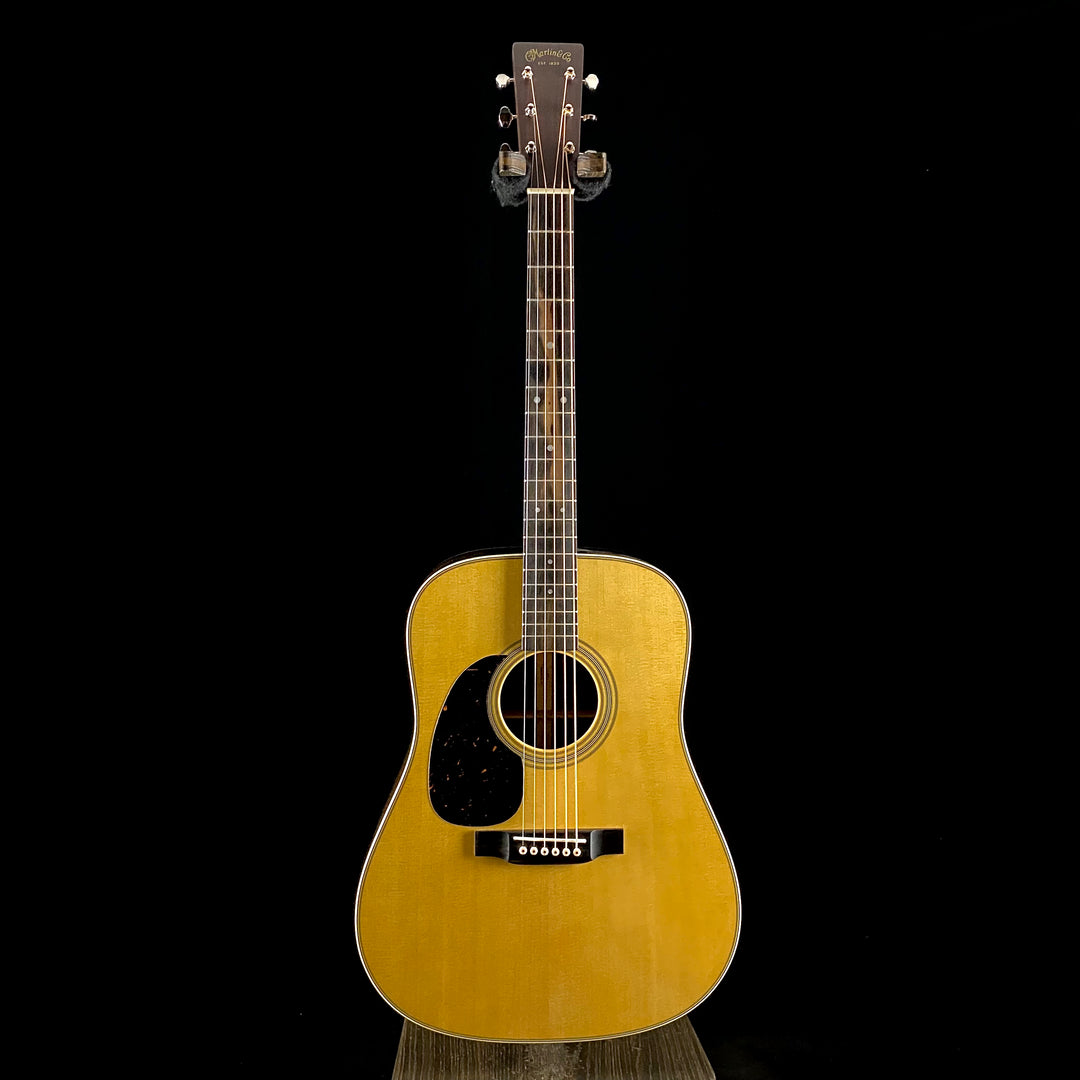 Martin D-28 Lefty
