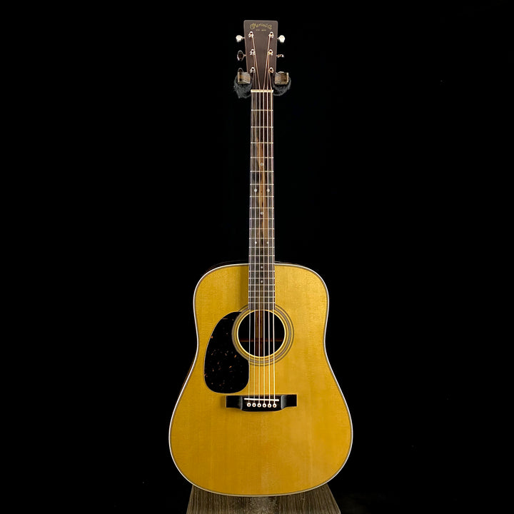 Martin D-28 Lefty