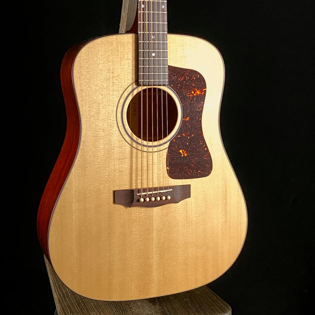 Guild D-40 Traditional - Natural