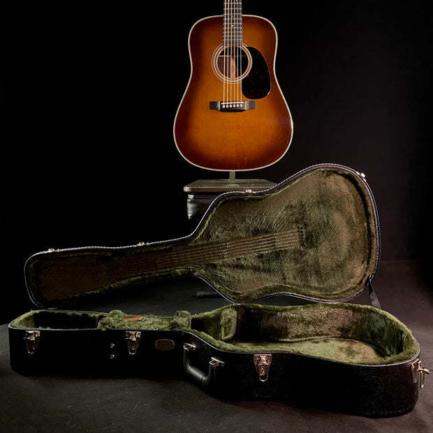 Martin 2022 Custom Shop 28 Style, Dreadnought Short Scale - Ambertone 1 3/4" (USED)