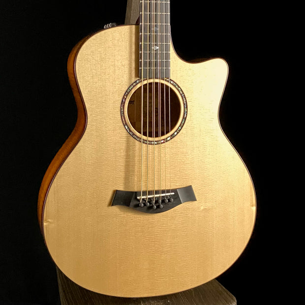 Taylor BTO Grand Symphony Baritone 8 String Koa Music Villa MT